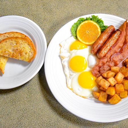 Canad Inns Destination Centre Club Regent Casino Hotel Winnipeg Bagian luar foto