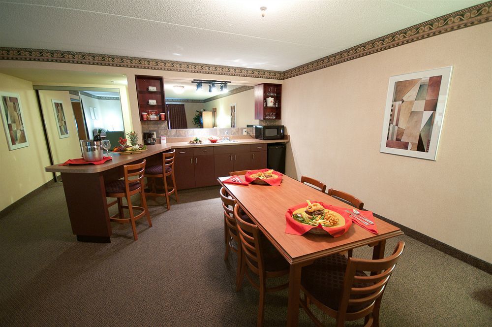 Canad Inns Destination Centre Club Regent Casino Hotel Winnipeg Bagian luar foto