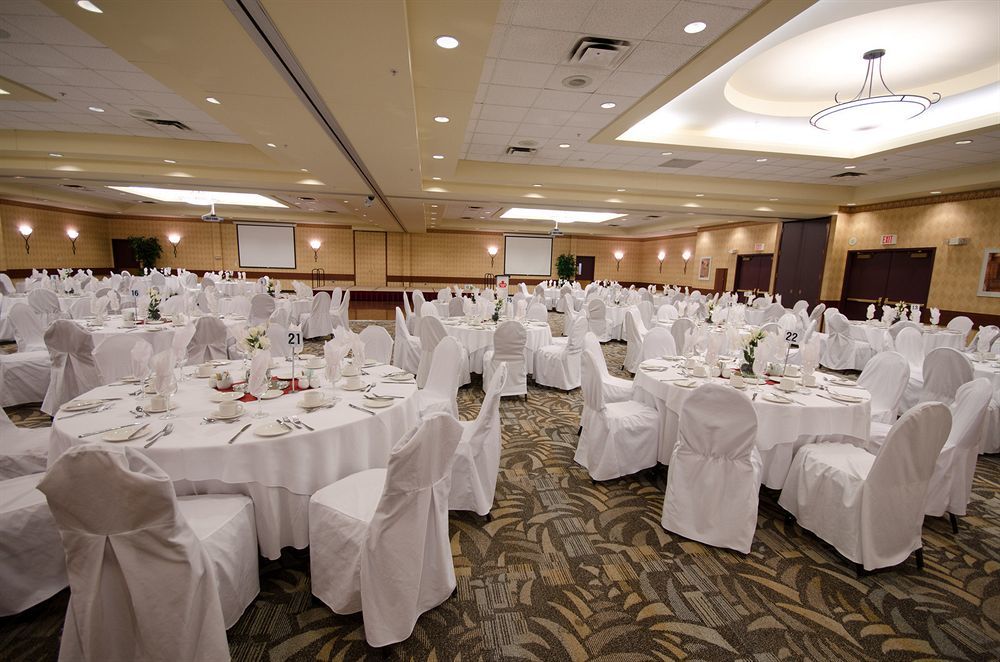 Canad Inns Destination Centre Club Regent Casino Hotel Winnipeg Bagian luar foto